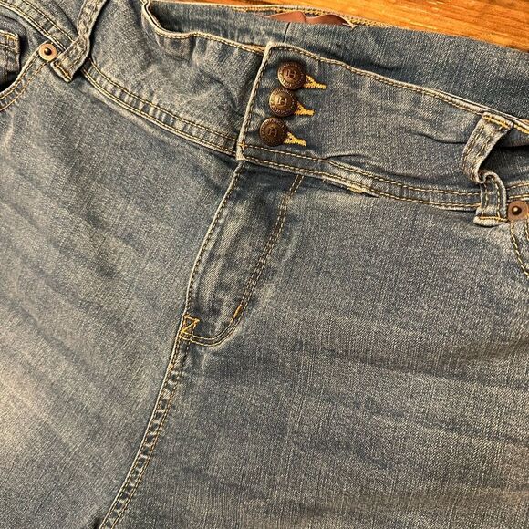 Highway jeans denim shorts Size 20 - Picture 2 of 8